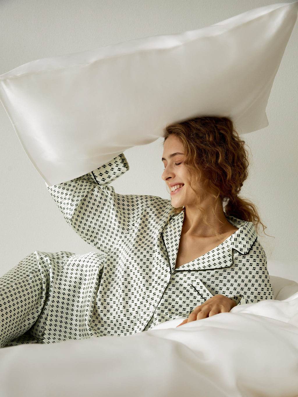 19 Momme Terse Silk Pillowcase Natural White Standard