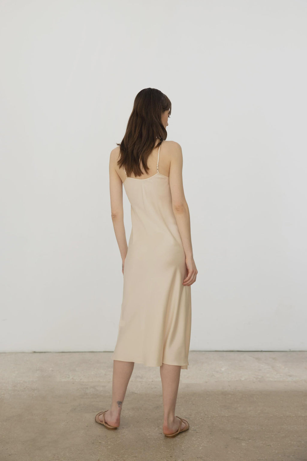 Mulberry silk slip midi dress with V neck in Colors - Final Sale